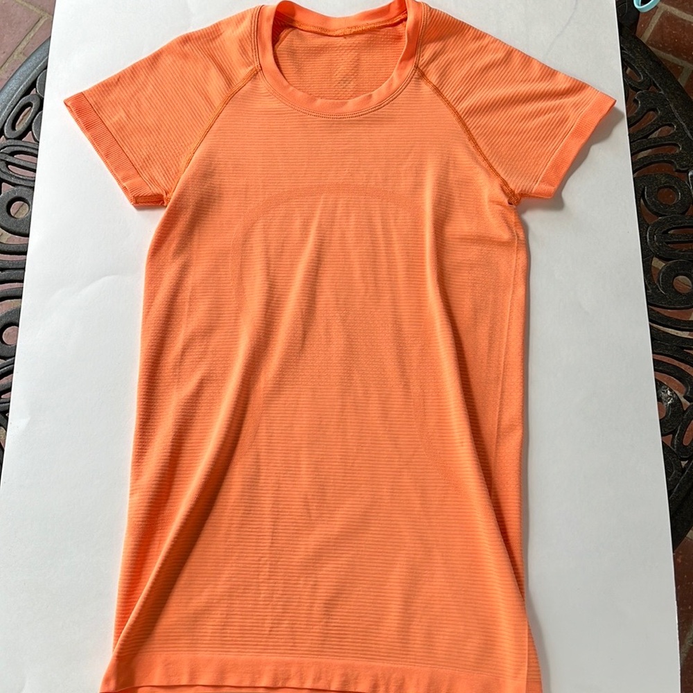 Lululemon Swiftly Tech Short Sleeved Shirt